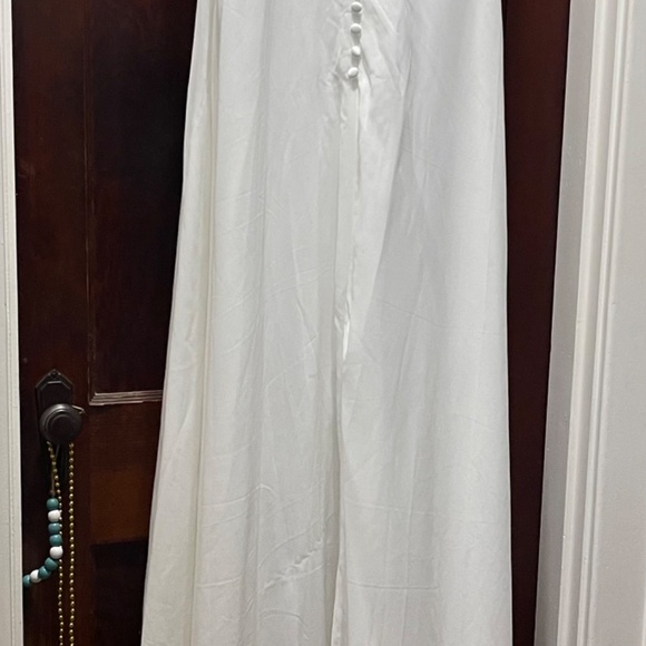 New never worn wedding dress - Picture 4 of 7